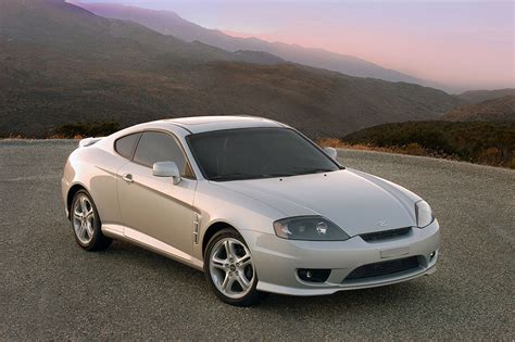 2005 Hyundai Tiburon photo