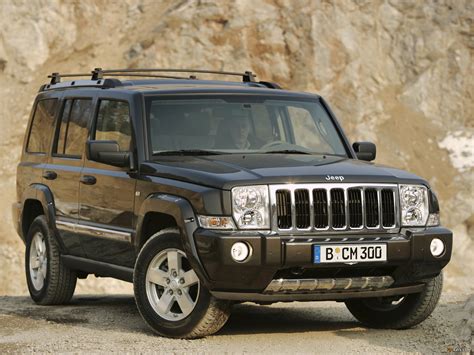 2005 Jeep Commander photo