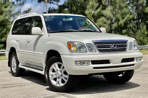 2005 Lexus Lx photo