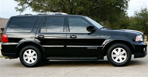 2005 Lincoln Navigator photo