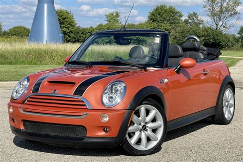 2005 Mini Cooper convertible photo