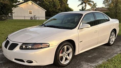 2005 Pontiac Bonneville photo