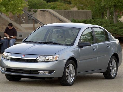 2005 Saturn Ion photo