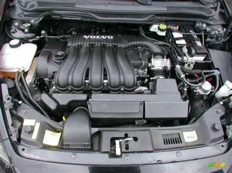 2005 Volvo S40 engine