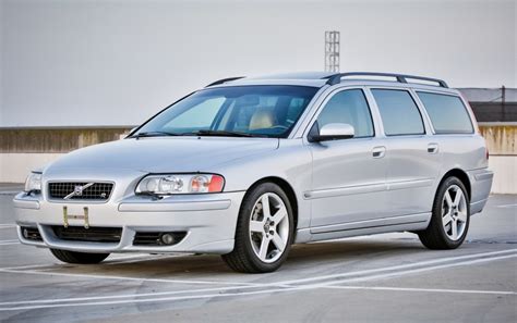 2005 Volvo V70 photo