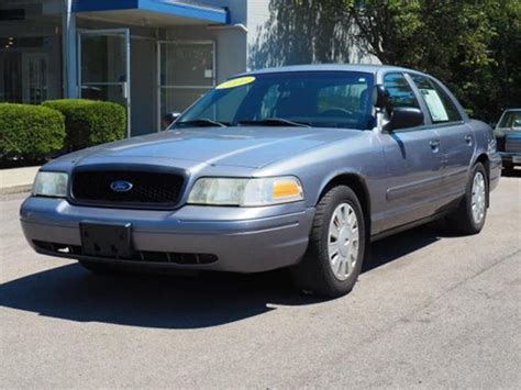 2006 Ford Crown victoria photo