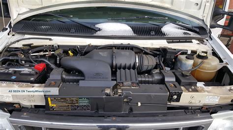 2006 Ford E-350 engine