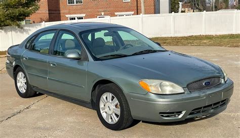 2006 Ford Taurus photo