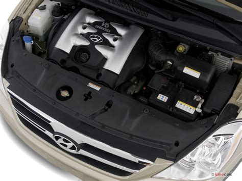 2006 Hyundai Entourage engine