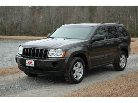 2006 Jeep Laredo engine