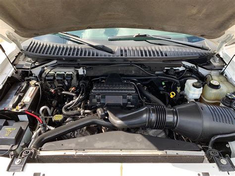 2006 Lincoln Navigator engine