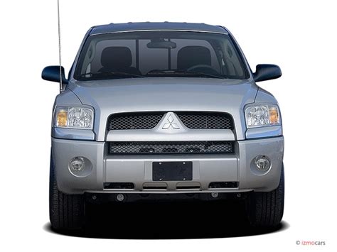 2006 Mitsubishi Raider photo