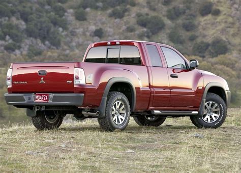 2006 Mitsubishi Raider