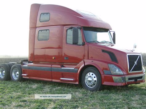 2006 Volvo 780 photo