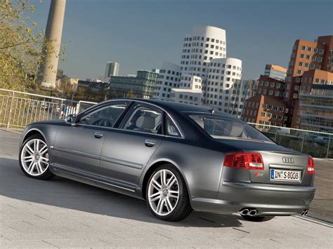 2007 Audi S8