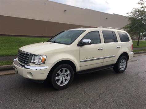 2007 Chrysler Aspen 4x4 photo