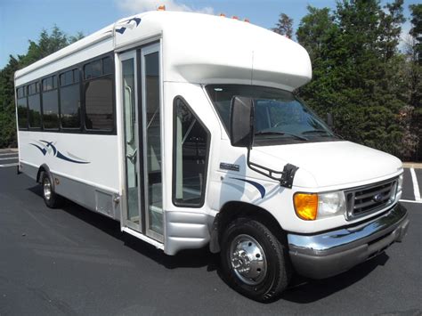 2007 Ford E-450 photo