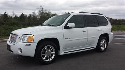 2007 Gmc Envoy denali photo