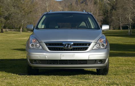 2007 Hyundai Entourage photo