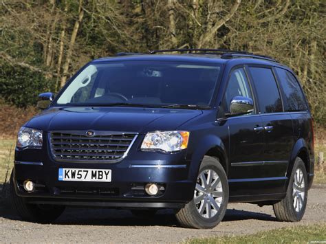 2008 Chrysler Voyager photo