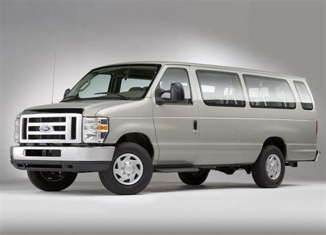 2008 Ford E-350 photo