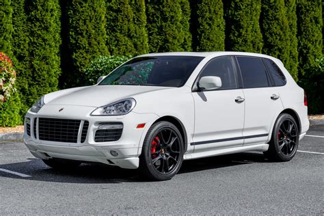 2008 Porsche Cayenne gts photo