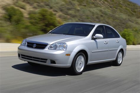 2008 Suzuki Forenza photo