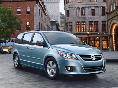 2008 Volkswagen Routan photo