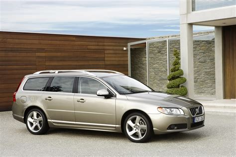 2008 Volvo V70 photo