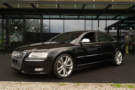 2009 Audi S8 photo