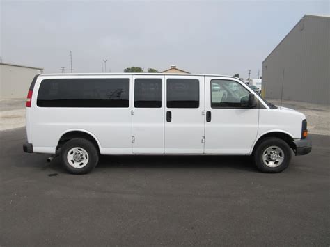 2009 Chevrolet Express 3500 photo