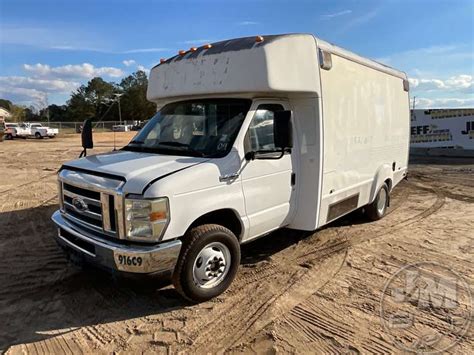 2009 Ford E-450 photo