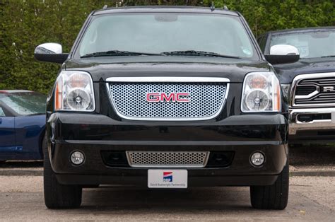 2009 Gmc Yukon denali xl photo