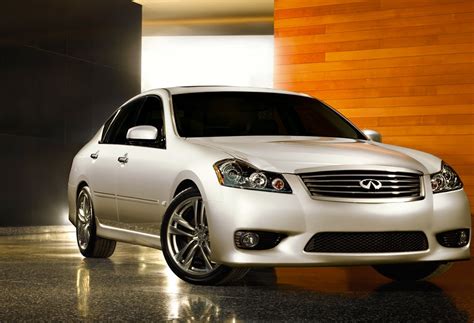 2009 Infiniti M photo