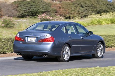 2009 Infiniti M35 photo