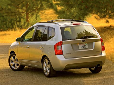 2009 Kia Rondo photo