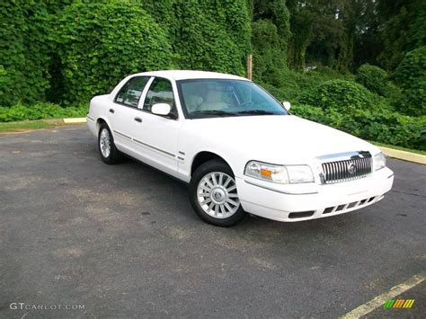 2009 Mercury Grand marquis photo