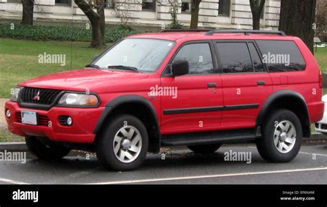 2009 Mitsubishi Montero sport photo