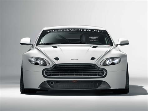 2010 Aston martin V8 vantage photo