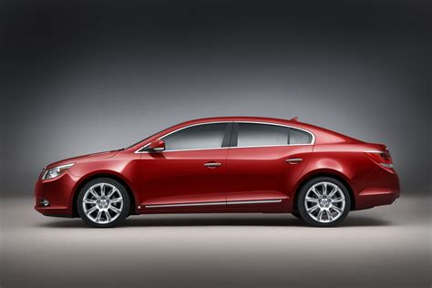 2010 Buick Lacrosse photo