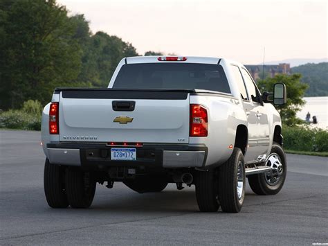 2010 Chevrolet Silverado 3500 engine