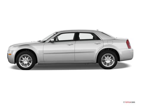 2010 Chrysler 300 photo