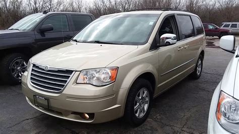 2010 Chrysler Town and country photo