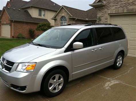 2010 Dodge Grand caravan photo