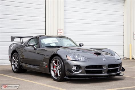 2010 Dodge Viper coupe engine