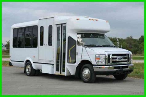 2010 Ford E-450 photo