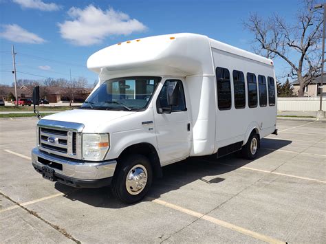 2010 Ford E-450 photo