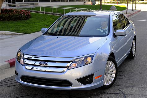 2010 Ford Fusion hybrid photo