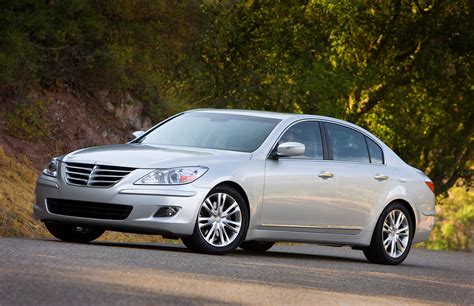 2010 Hyundai Genesis photo