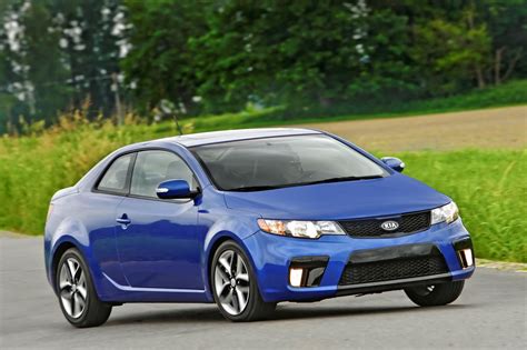 2010 Kia Forte koup photo